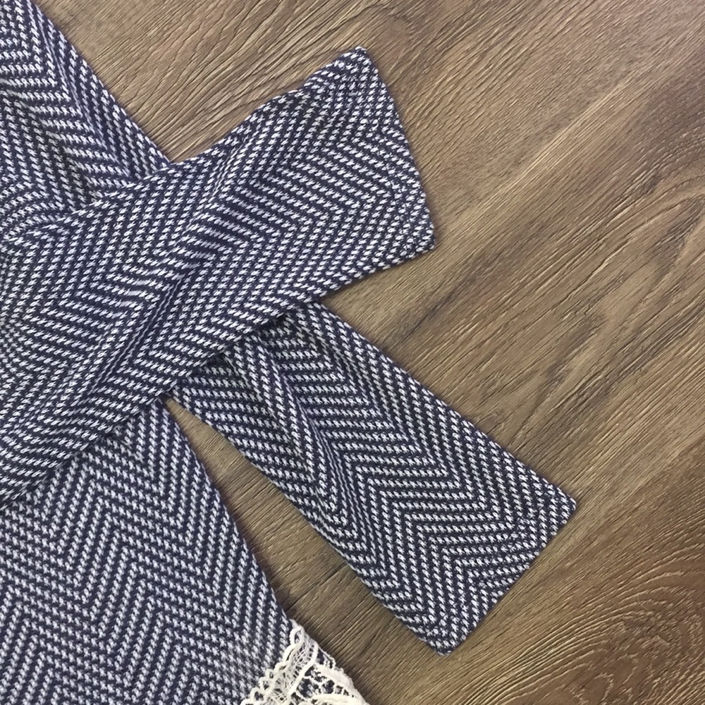 Alya Herring Bone Top - Picture 3 of 6